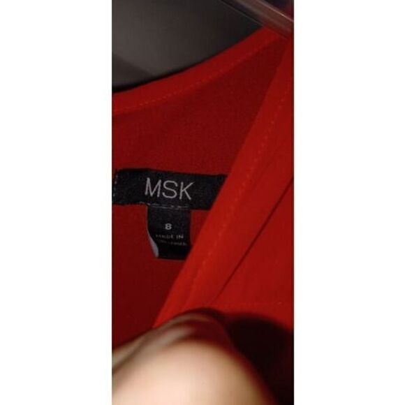 MSK Polyester Red Dress With 2 tone gold Chain Size 8 NWOT - Picture 5 of 10